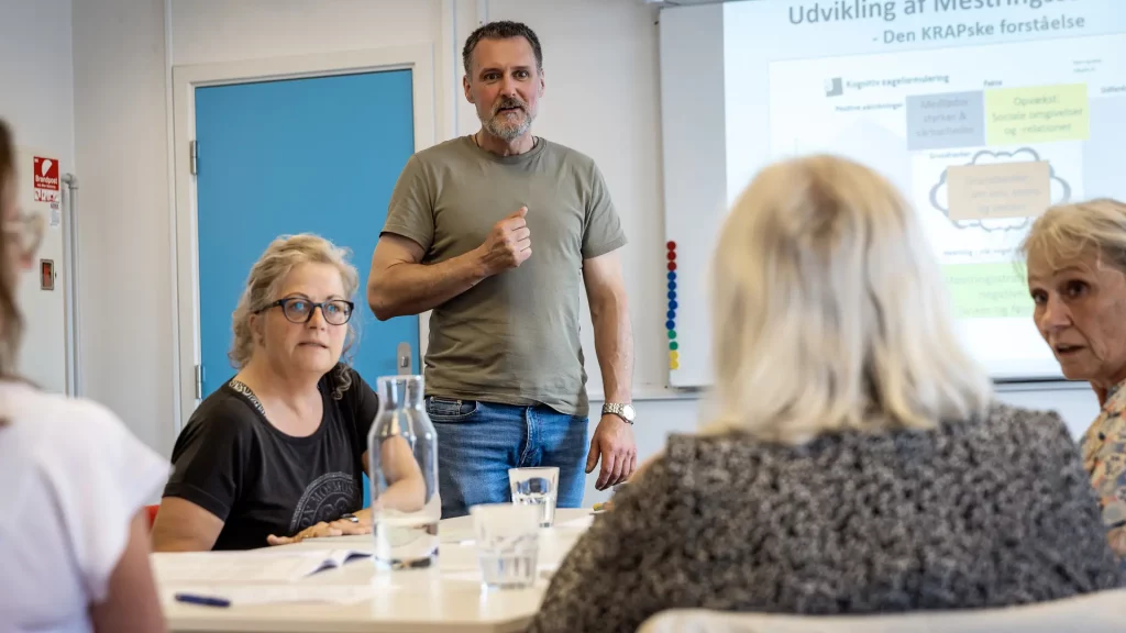 Dialog mellem deltagene til møde